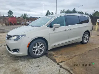 2017 Chrysler Pacifica Touring L Plus