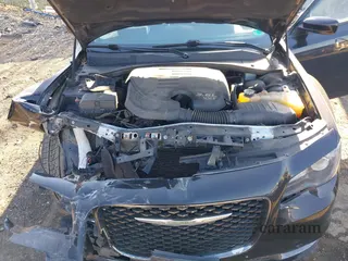 2019 Chrysler 300 Touring