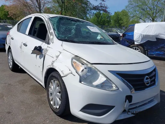 2015 Nissan Versa SV