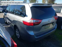 2017 Toyota Sienna L
