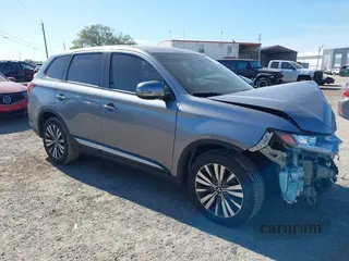 2020 Mitsubishi Outlander SE