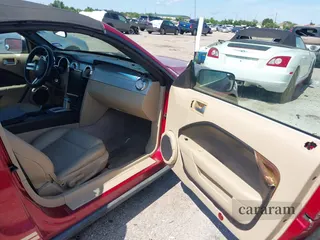 2005 Ford Mustang Deluxe