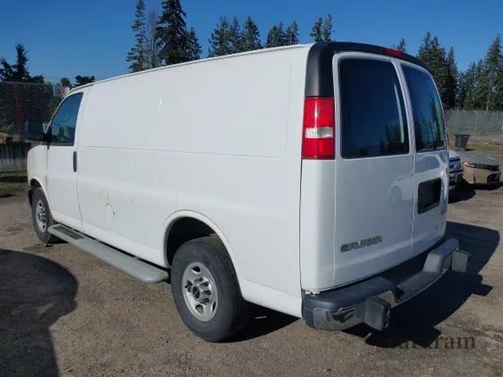 2017 GMC Savana Cargo
