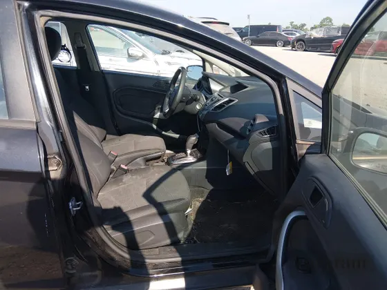 2013 Ford Fiesta SE
