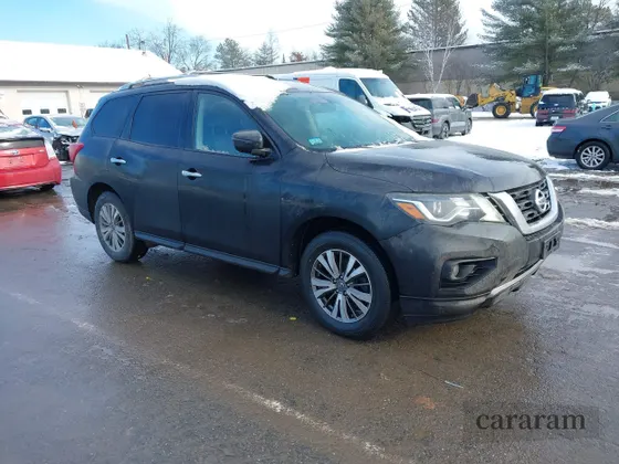 2018 Nissan Pathfinder SV