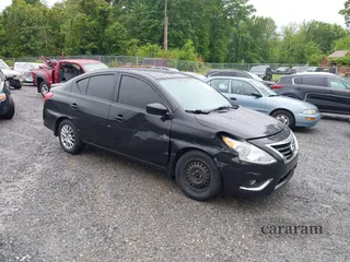 2017 Nissan Versa SV