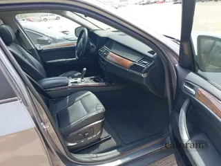 2010 BMW X5 30i