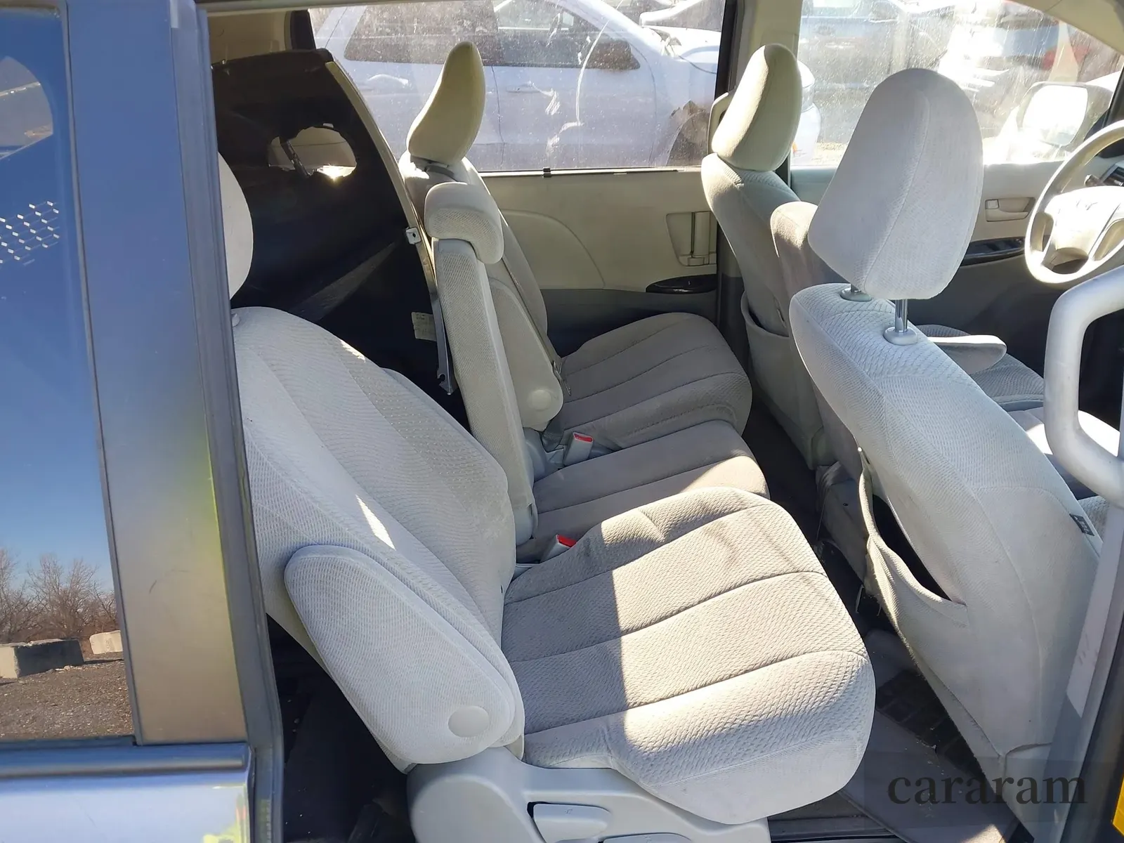 2011 Toyota Sienna LE AAS