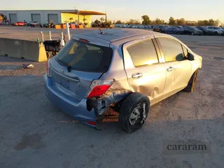 2013 Toyota Yaris LE