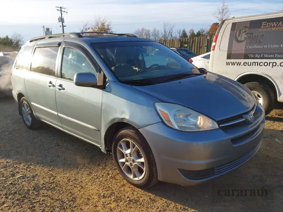 2004 Toyota Sienna XLE