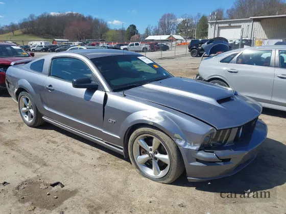 2006 Ford Mustang GT Deluxe
