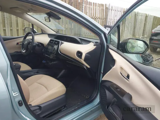 2019 Toyota Prius LE