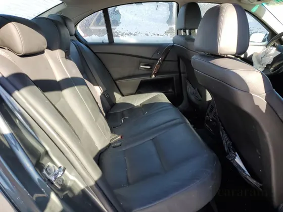 2005 BMW 5 Series 530i