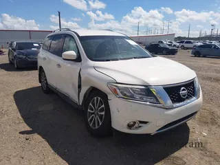 2016 Nissan Pathfinder SV