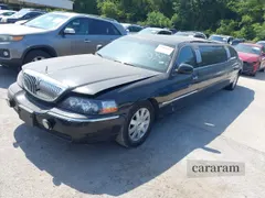 2004 Lincoln Town Car Executive