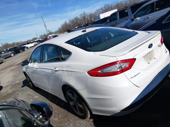 2015 Ford Fusion SE