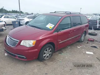 2013 Chrysler Town & Country Touring