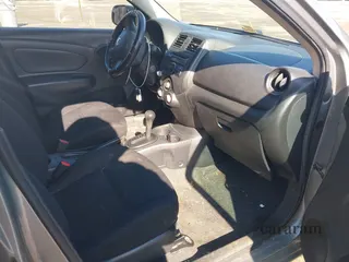 2013 Nissan Versa SV