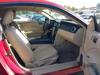 2005 Ford Mustang Deluxe