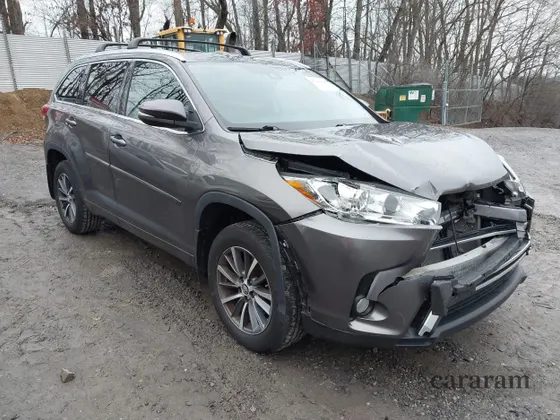 2018 Toyota Highlander SE