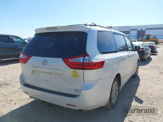 2015 Toyota Sienna XLE