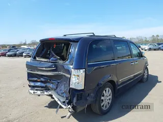 2012 Chrysler Town & Country Touring L