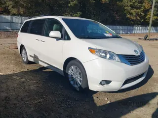 2017 Toyota Sienna XLE