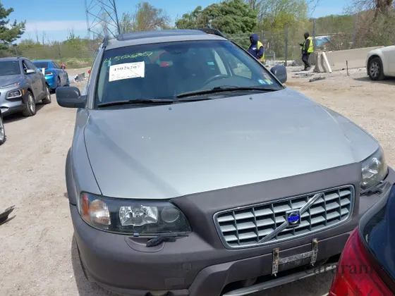 2004 Volvo V70 XC Cross Country