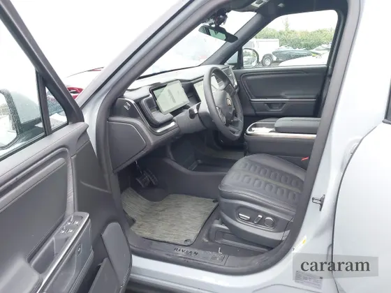 2025 Rivian R1S Adventure
