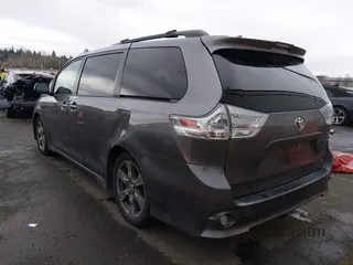 2018 Toyota Sienna SE Premium