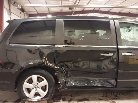 2012 Volkswagen Routan SEL Premium