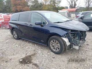 2021 Toyota Sienna XLE