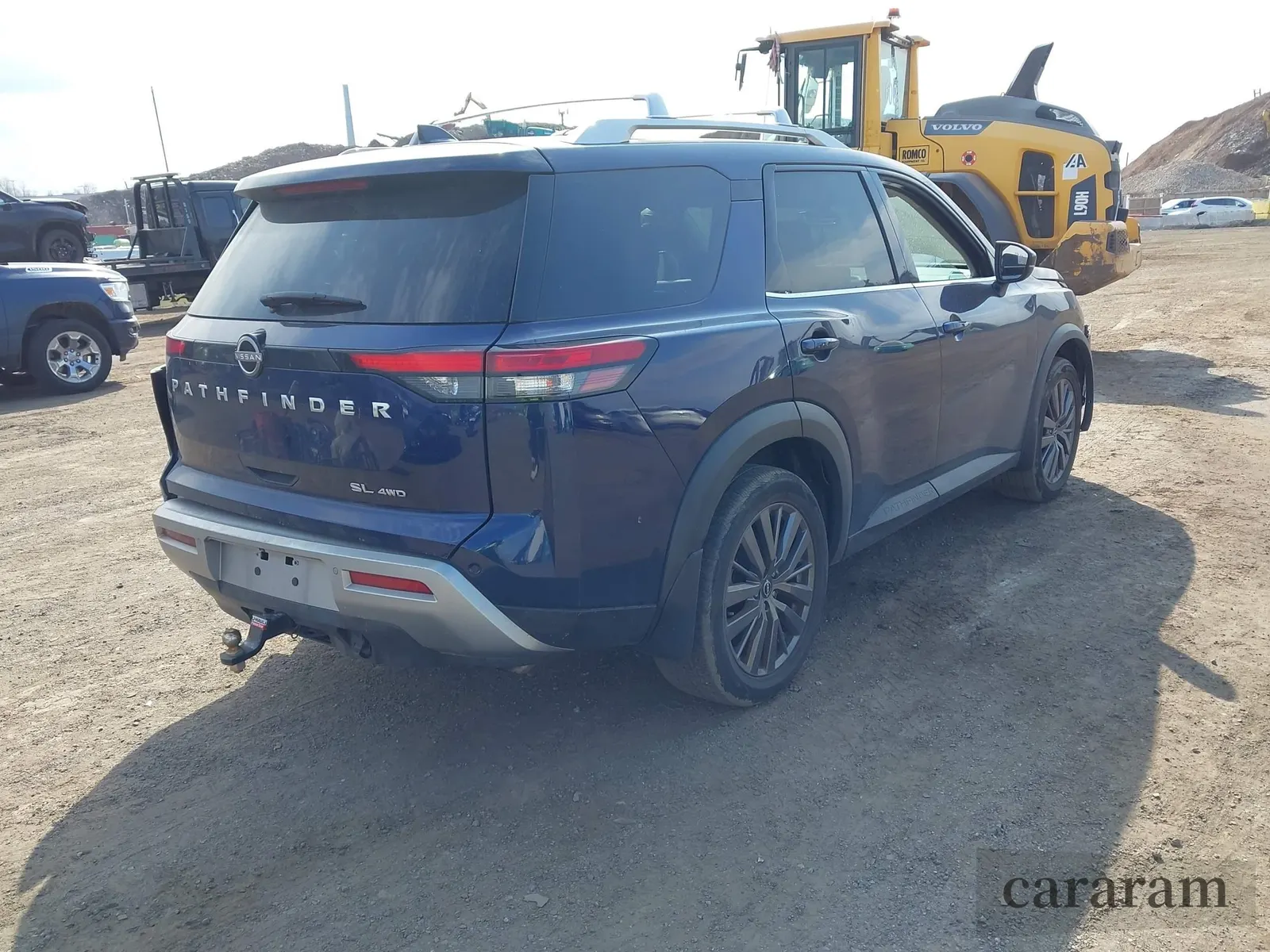 2022 Nissan Pathfinder SL