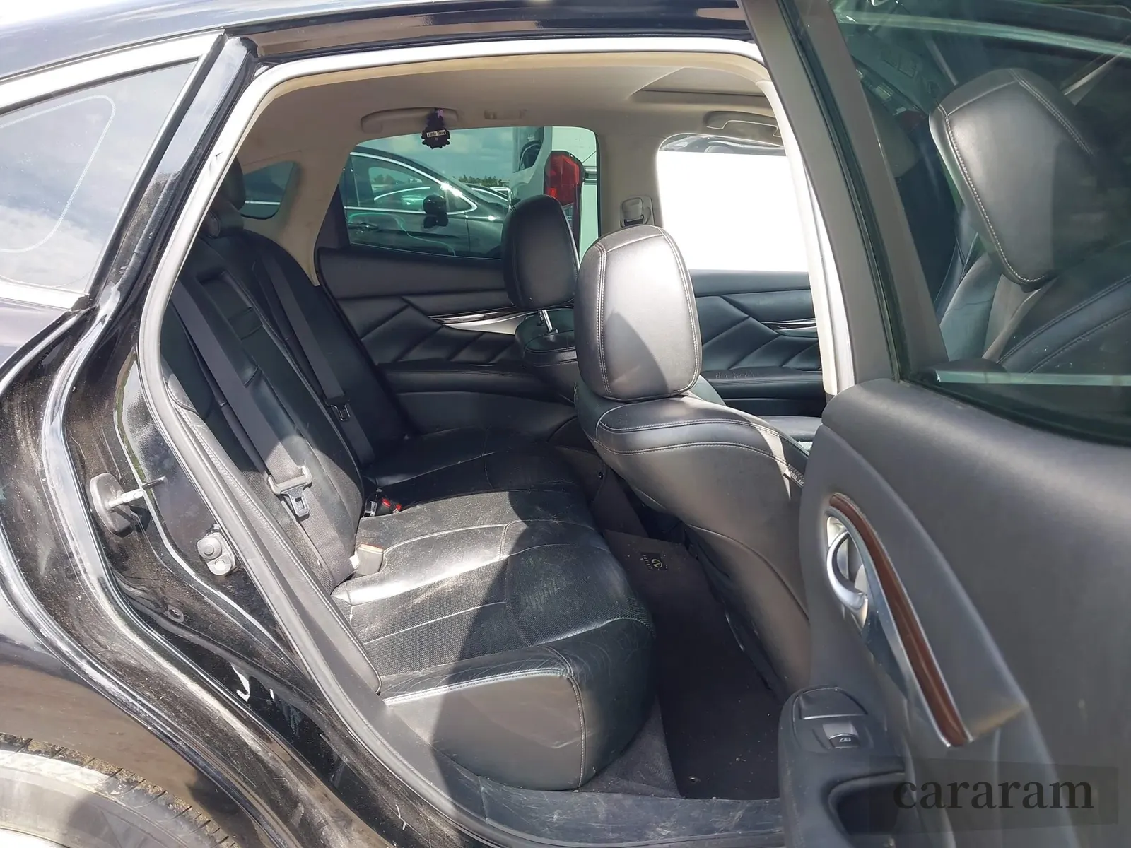 2012 Infiniti M