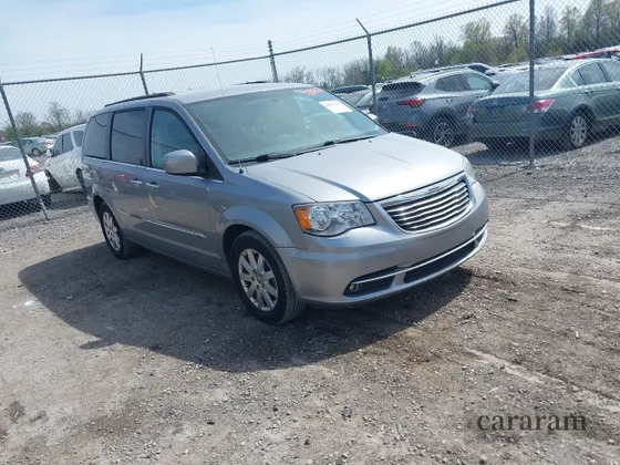 2016 Chrysler Town & Country Touring