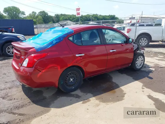 2013 Nissan Versa SV