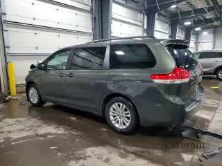 2011 Toyota Sienna XLE
