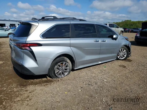 2022 Toyota Sienna XLE