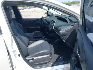 2021 Toyota Prius L Eco