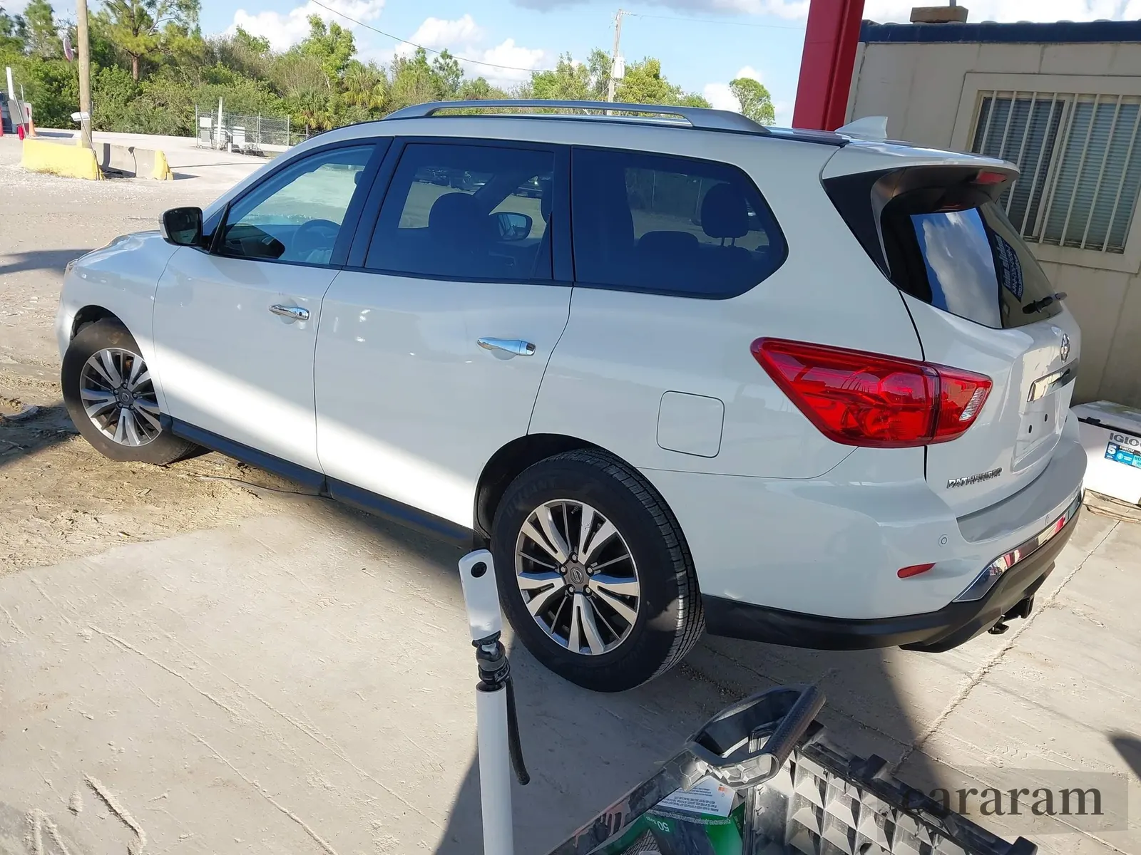 2019 Nissan Pathfinder SL