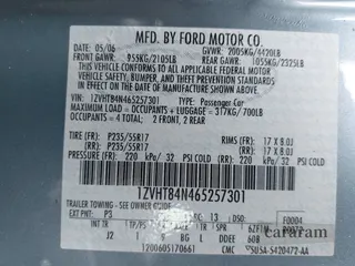 2006 Ford Mustang Standard