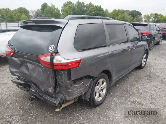 2015 Toyota Sienna LE