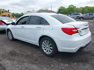 2013 Chrysler 200 Limited