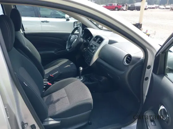 2017 Nissan Versa SV