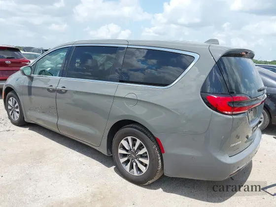 2022 Chrysler Pacifica Hybrid Touring L