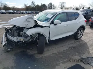 2019 Volvo XC40 Momentum