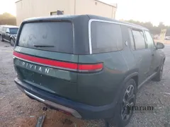 2025 Rivian R1S Premium