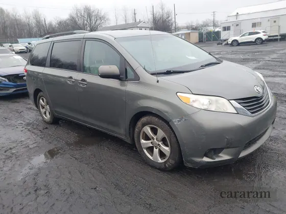 2011 Toyota Sienna LE