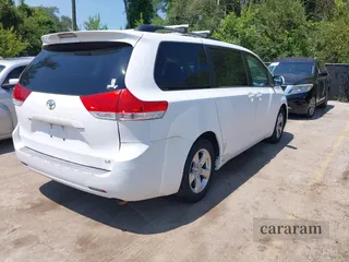 2011 Toyota Sienna LE AAS