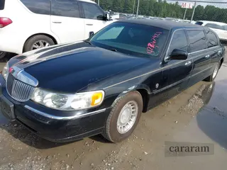 2000 Lincoln Town Car Executive